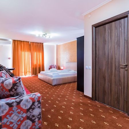 Hotel Monte Carlo Reghin Extérieur photo
