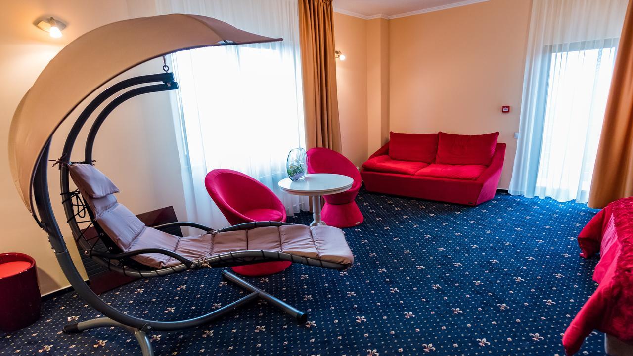 Hotel Monte Carlo Reghin Extérieur photo