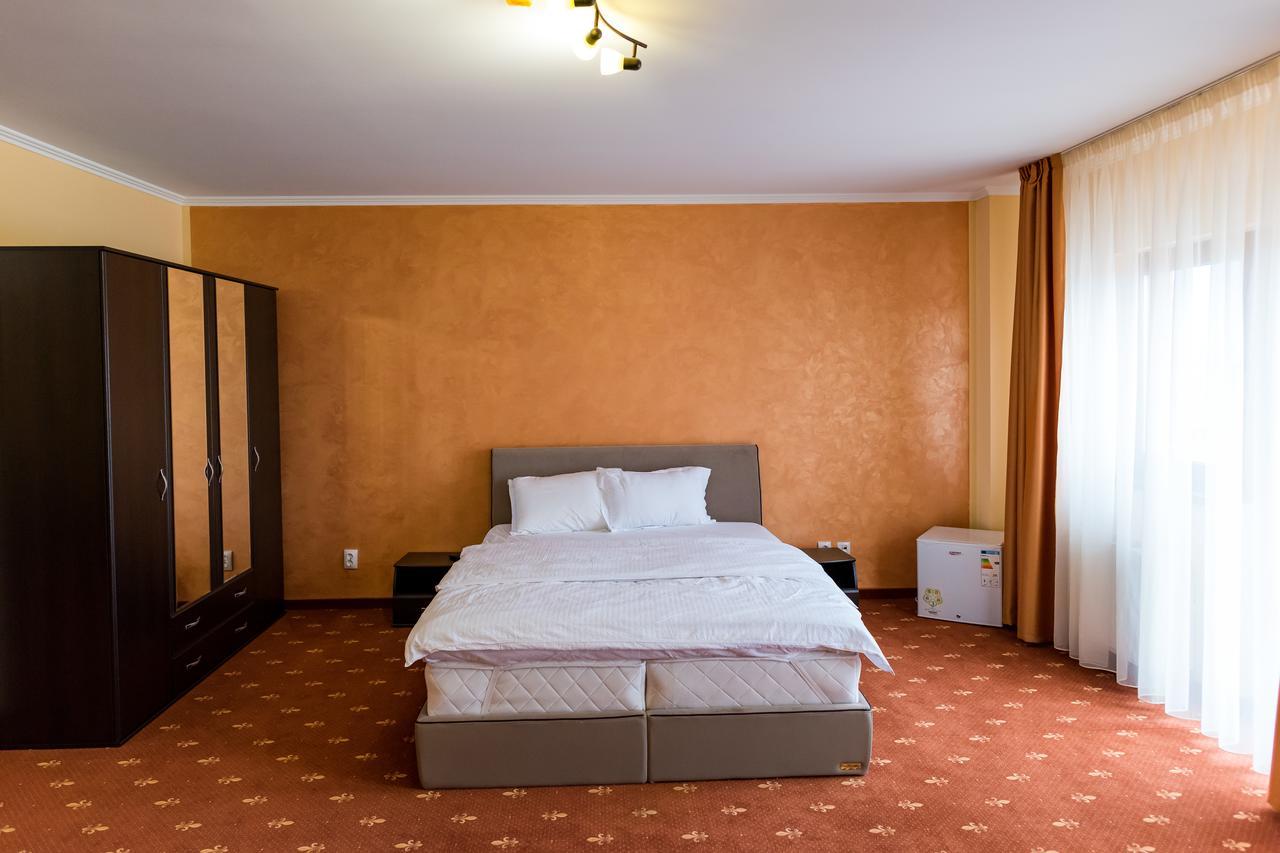 Hotel Monte Carlo Reghin Extérieur photo