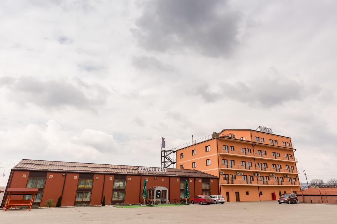 Hotel Monte Carlo Reghin Extérieur photo