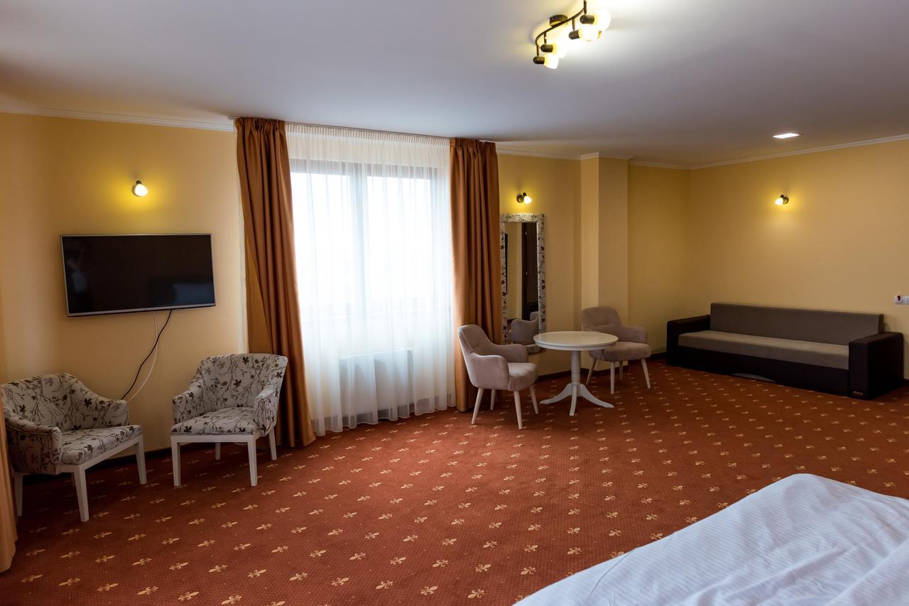Hotel Monte Carlo Reghin Extérieur photo