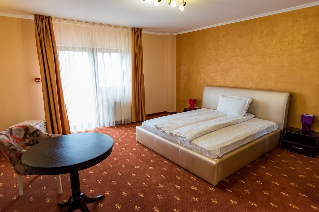 Hotel Monte Carlo Reghin Extérieur photo