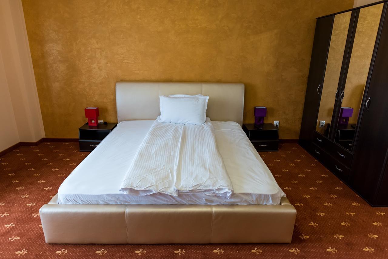 Hotel Monte Carlo Reghin Extérieur photo