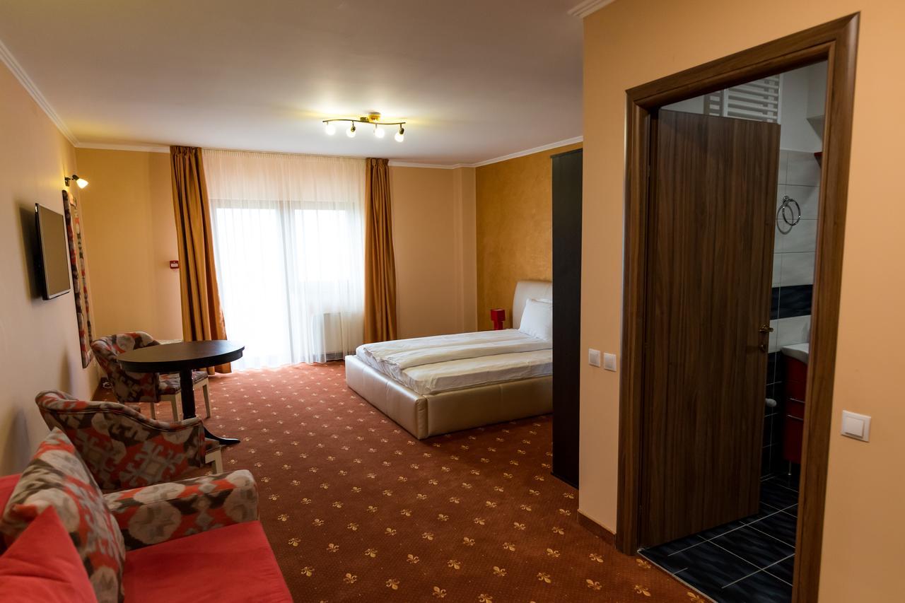 Hotel Monte Carlo Reghin Extérieur photo