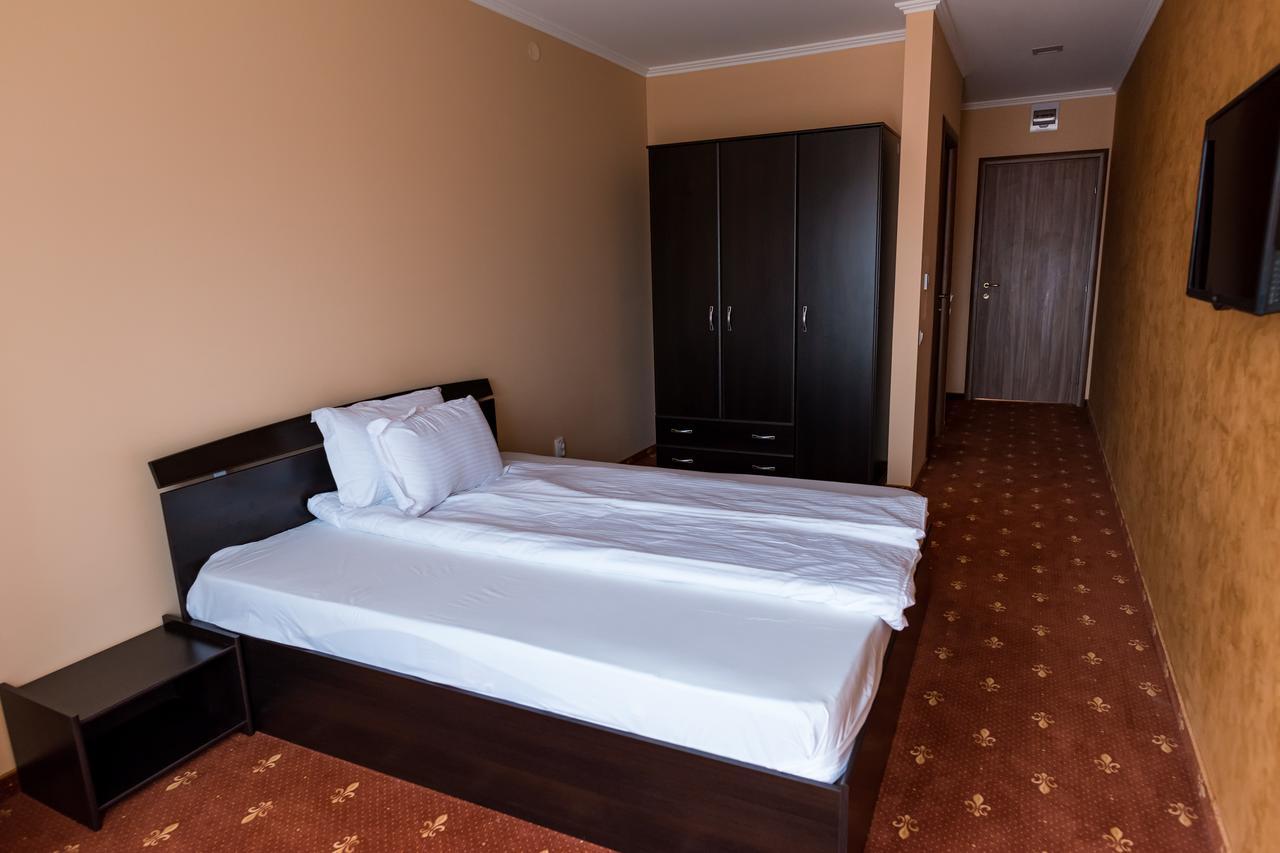 Hotel Monte Carlo Reghin Extérieur photo